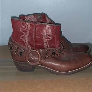 Short studded boots